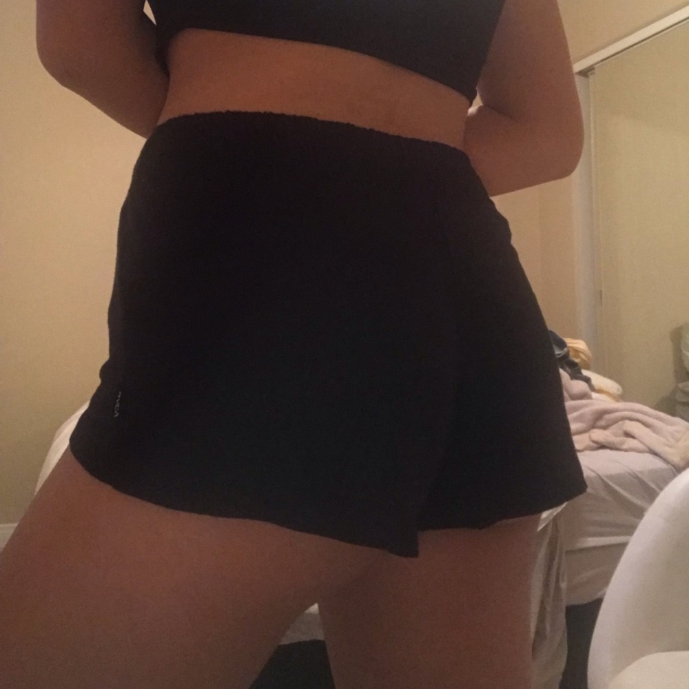 RVCA SHORTS